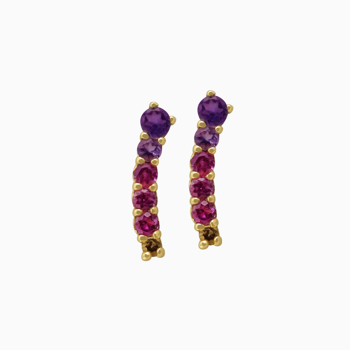 Aretes en oro amarillo de 18K curvos con amatistas