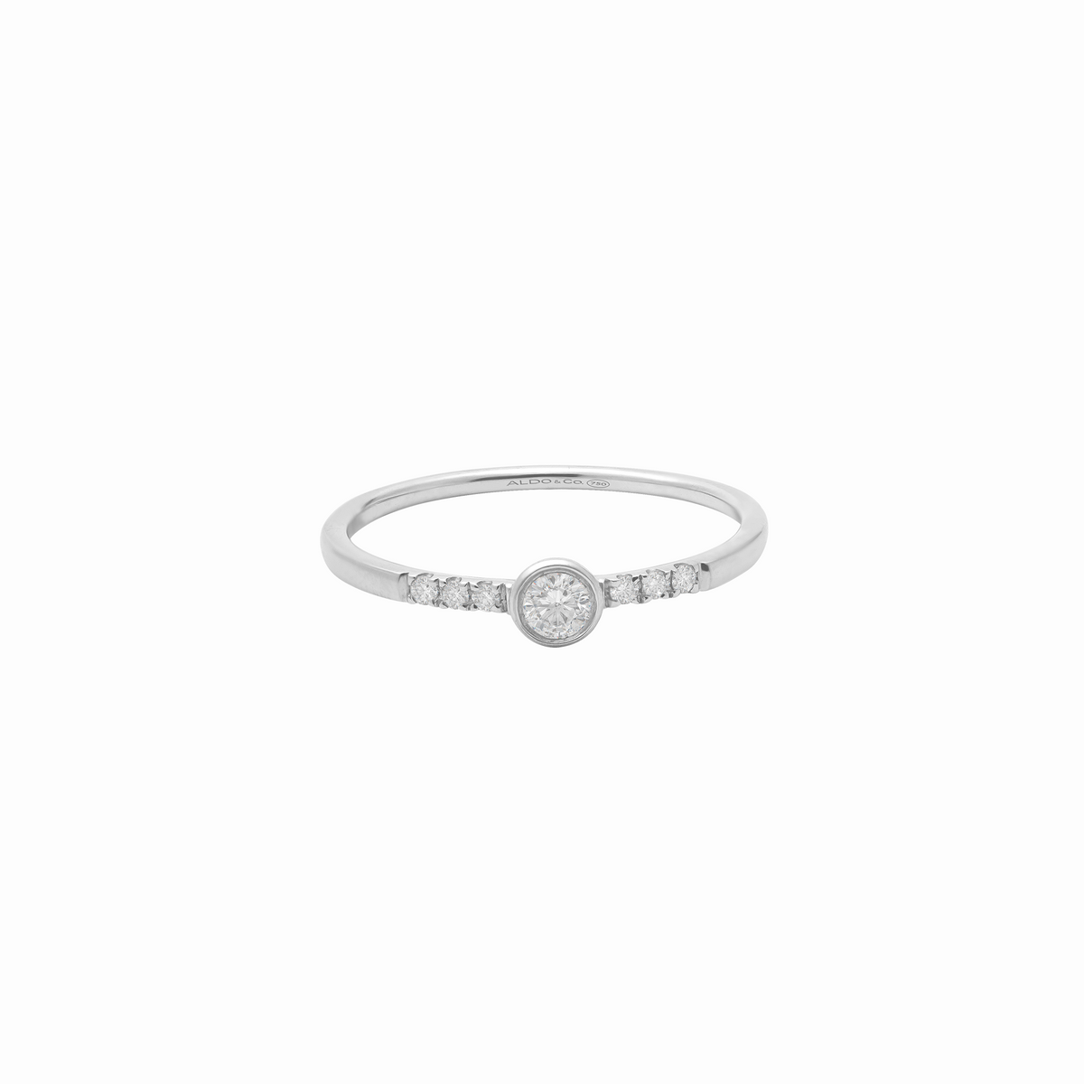 Anillo en oro blanco 18K con brillantes