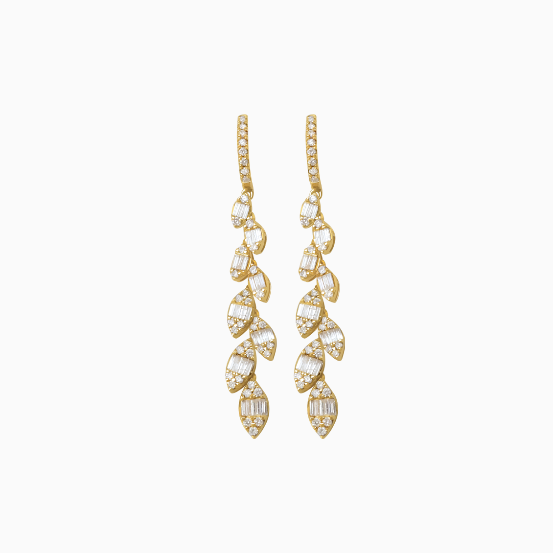 Aretes oro amarillo 18K colgantes con brillantes