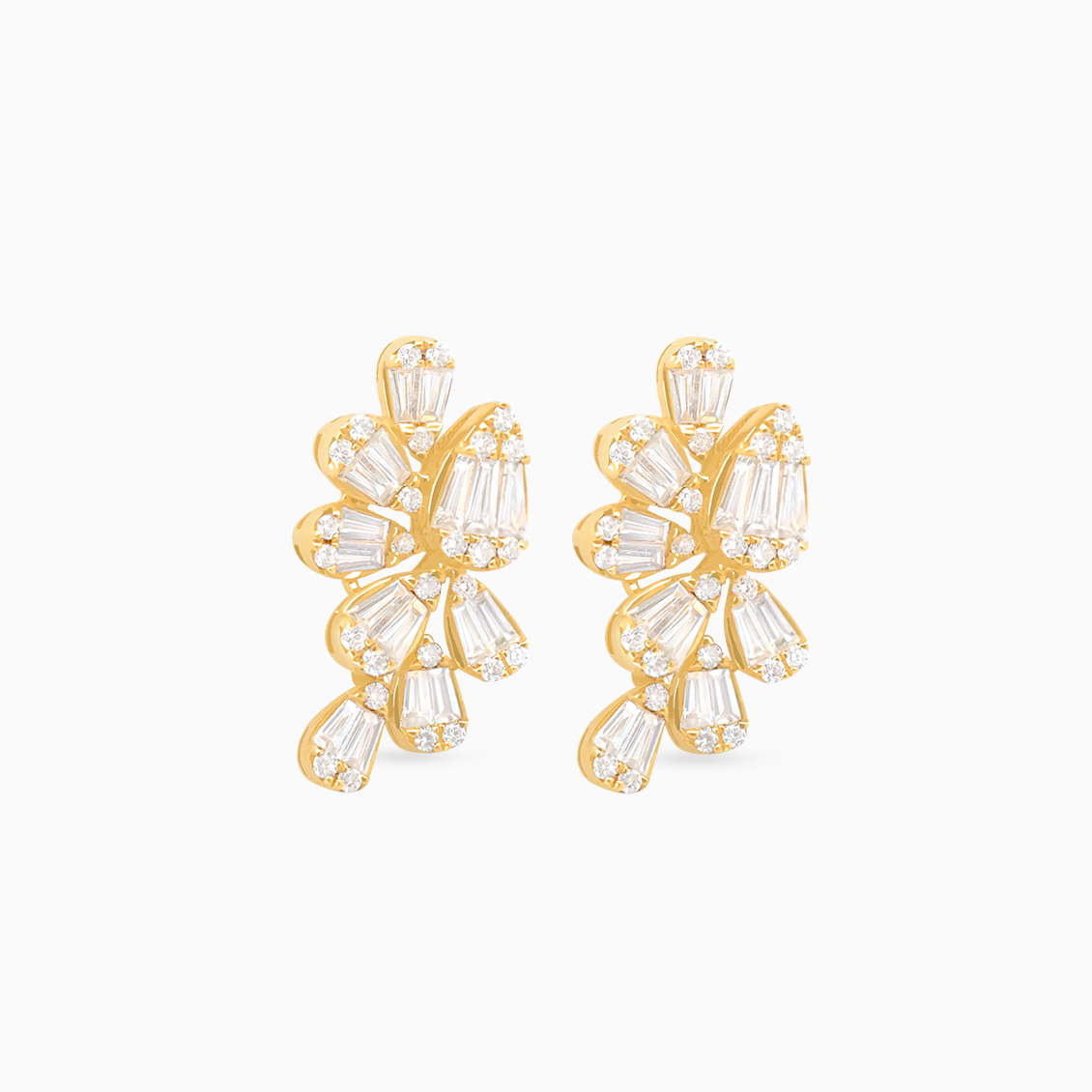 Aretes en oro amarillo 18K con diamantes en degradé