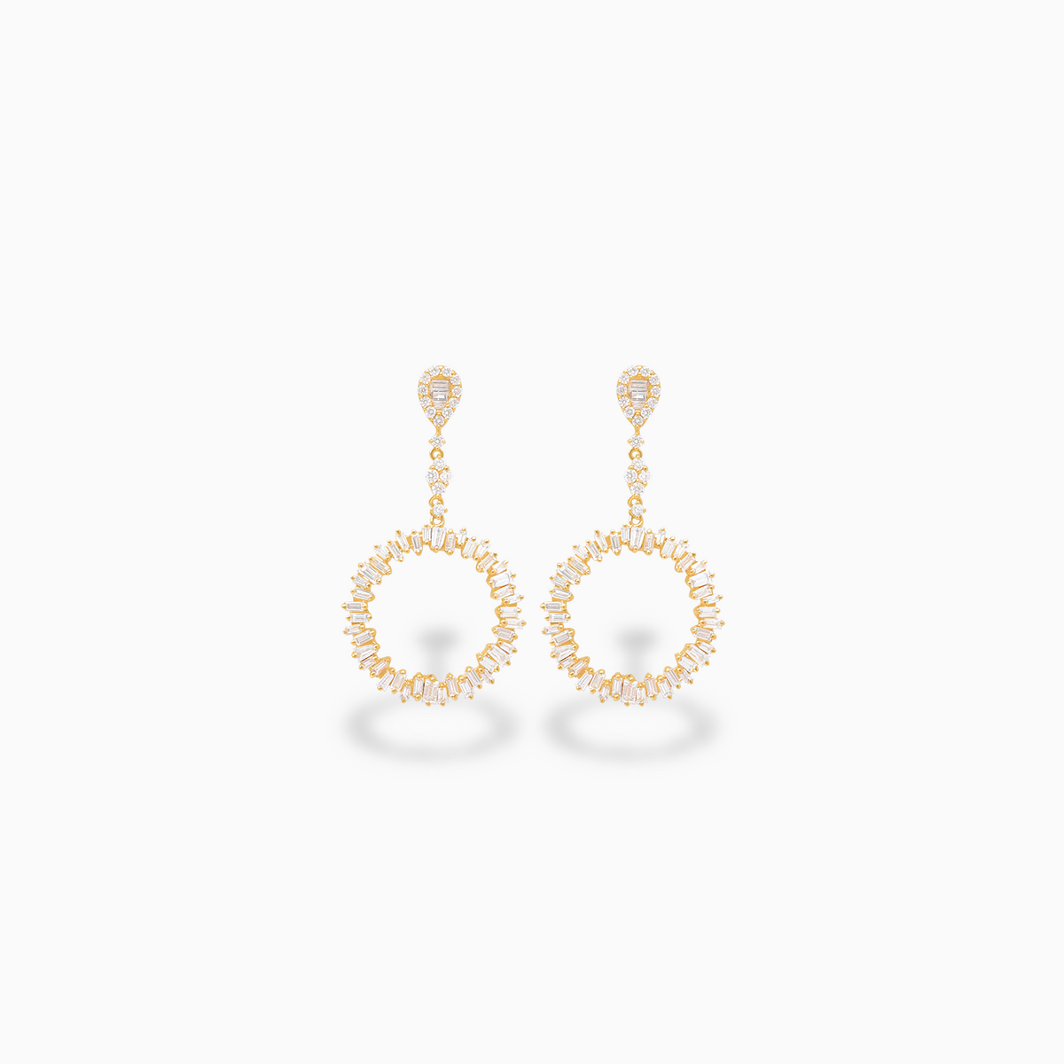 Aretes oro amarillo 18k gota y colgante redondo con brillantes