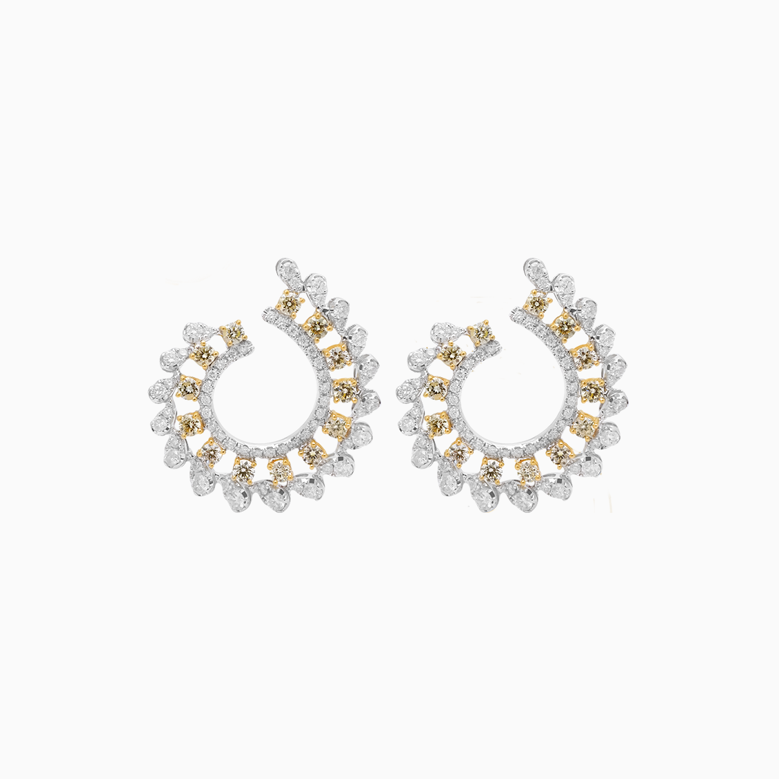 Aretes 2 oros 18K semiabierto con brillantes