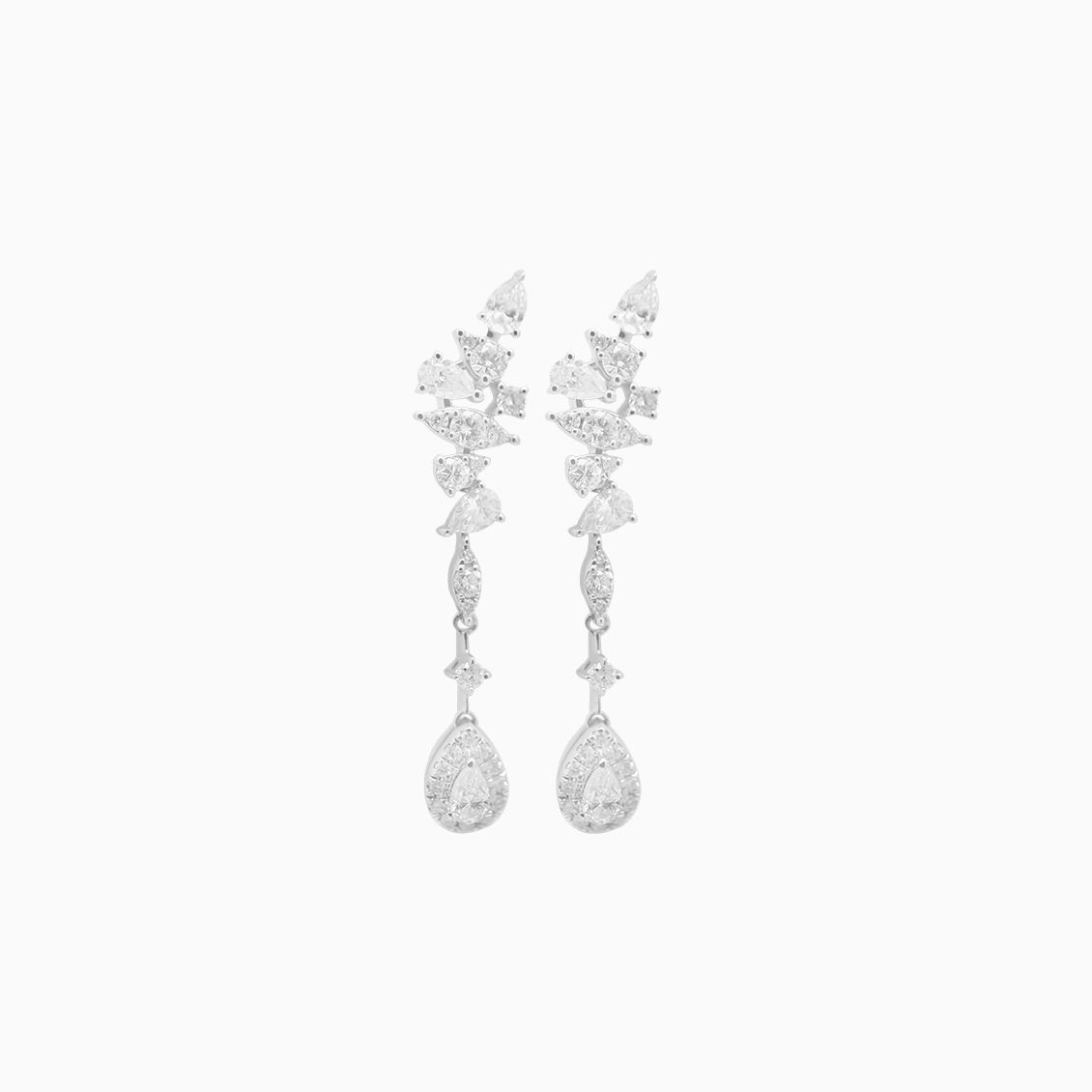 Aretes oro blanco 18K largos con brillantes