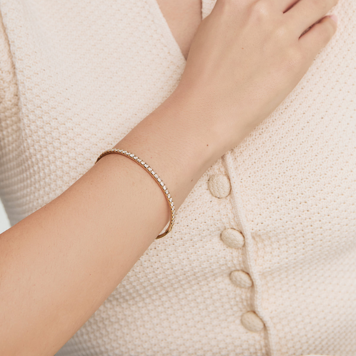 Pulsera bangle oro amarillo 18K con brillantes