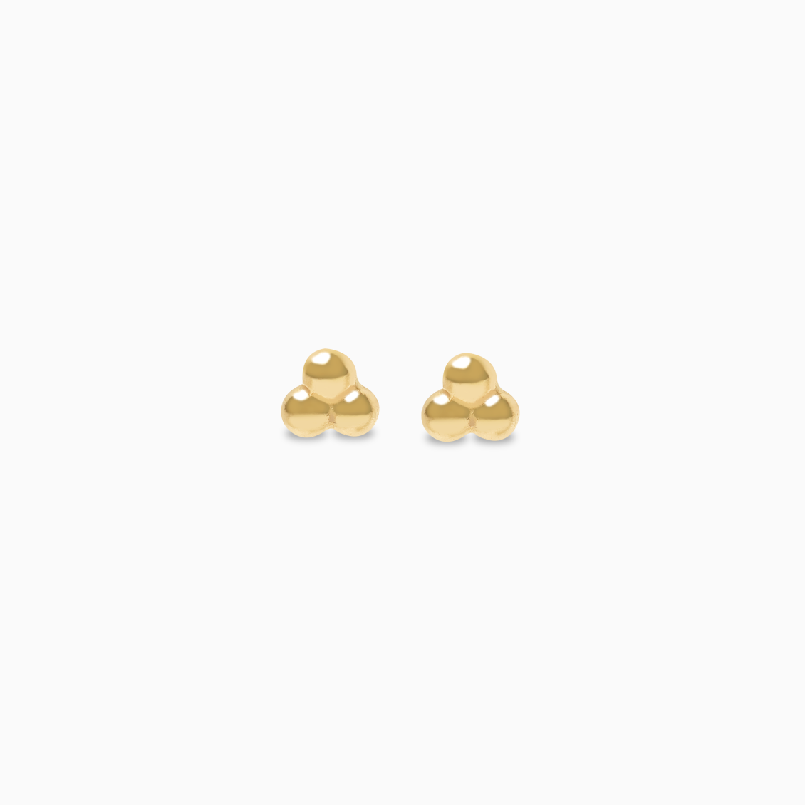 Aretes en oro amarillo de 18K bolitas