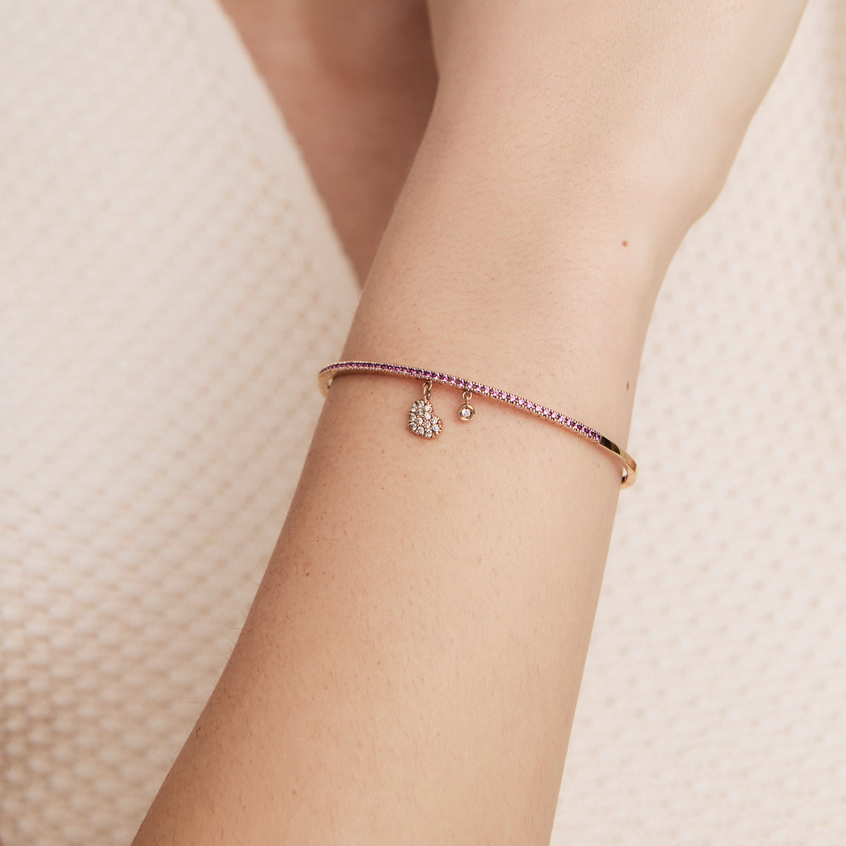 Pulsera oro amarillo 18K con zafiro rosado dije corazon c/ brillantes