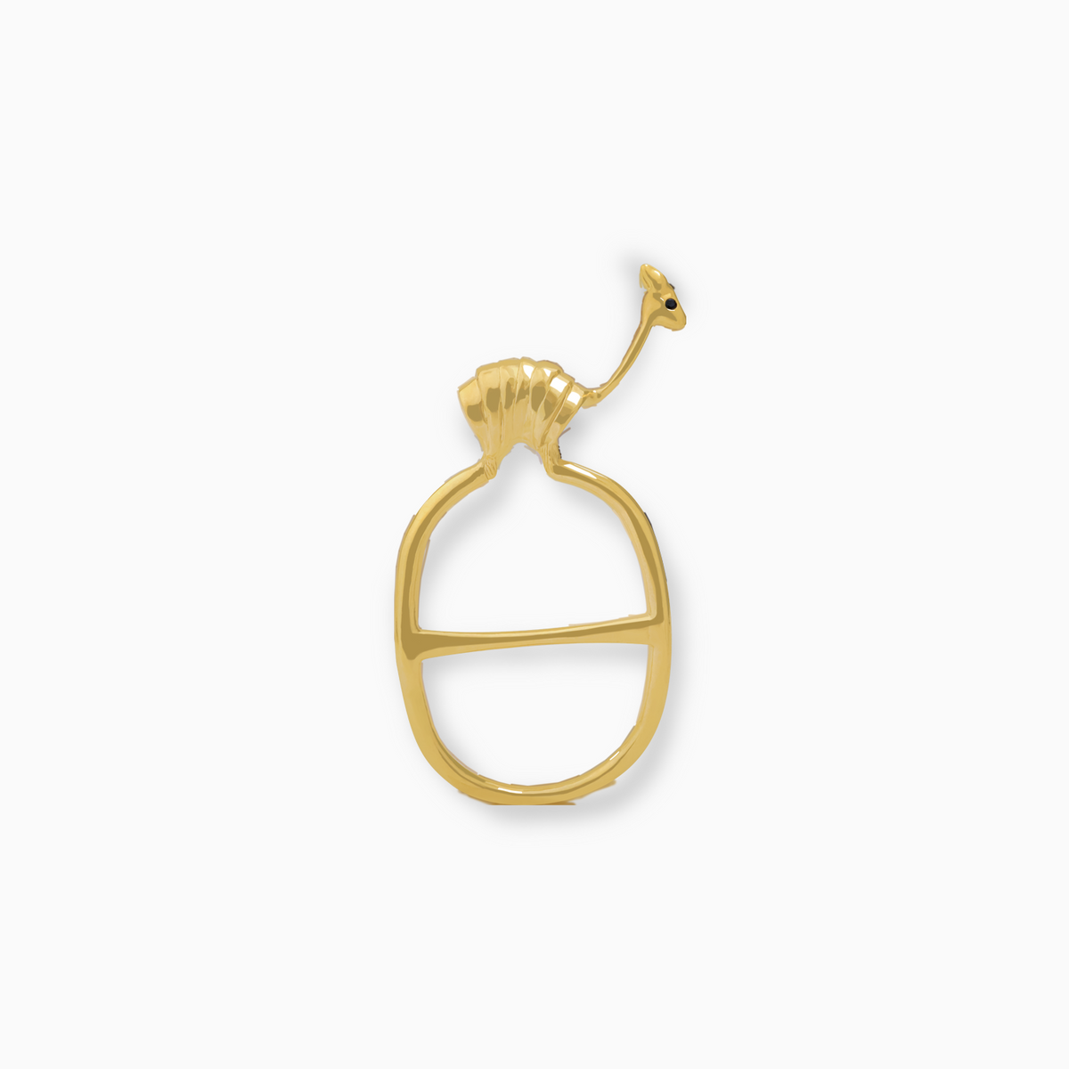 Anillo de estola bañado en oro amarillo 18K en forma de vicuña con aro liso