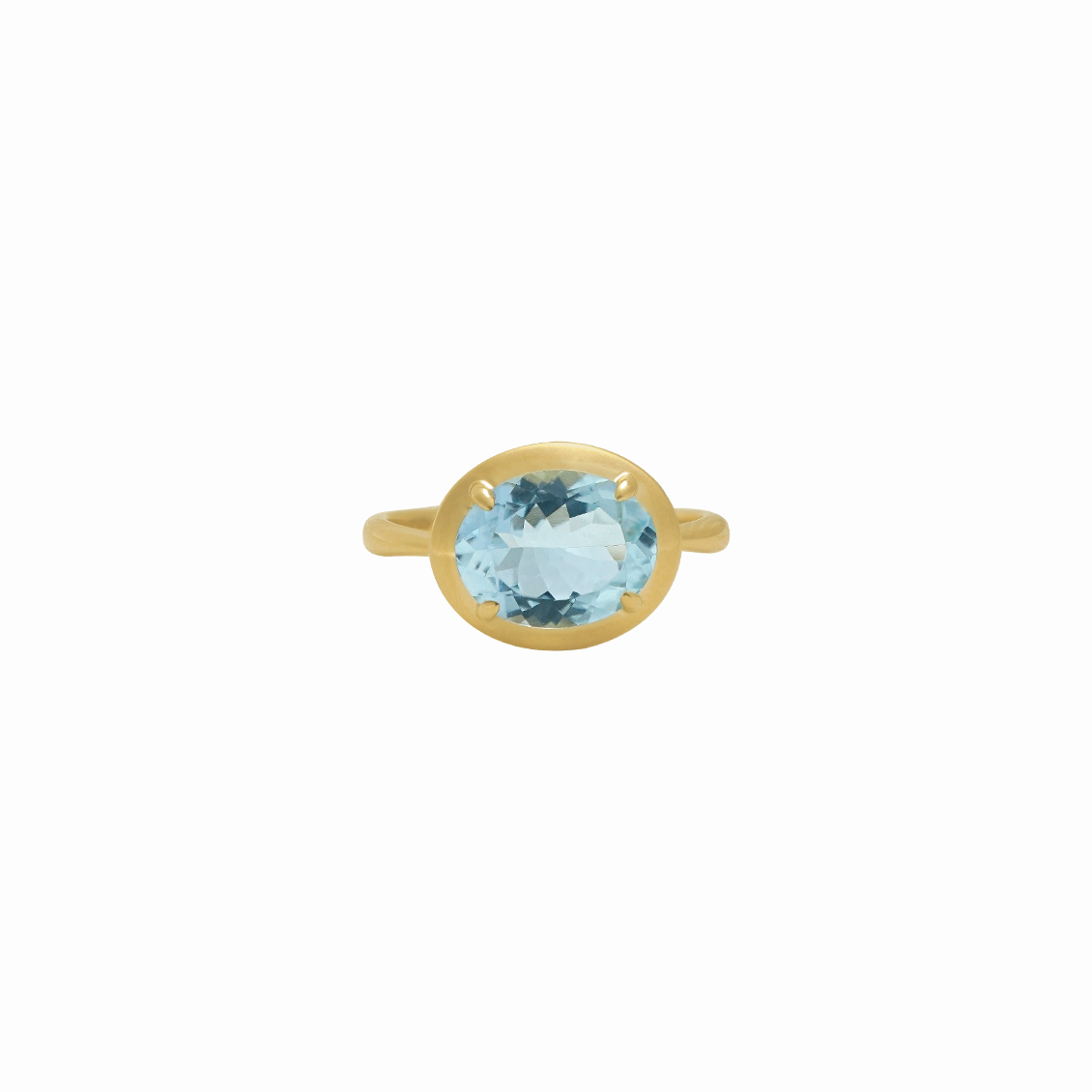 Anillo en oro amarillo de 18K con aquamarina oval de aro liso
