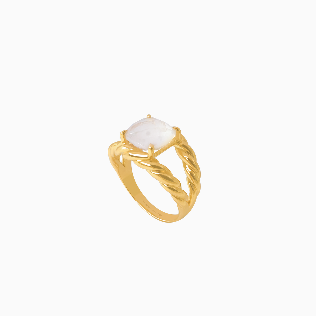 Anillo en oro amarillo de 18K con cuarzo rosa