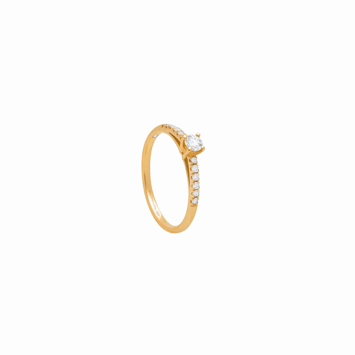 Anillo en oro amarillo 18K modelo emperatriz con brillantes