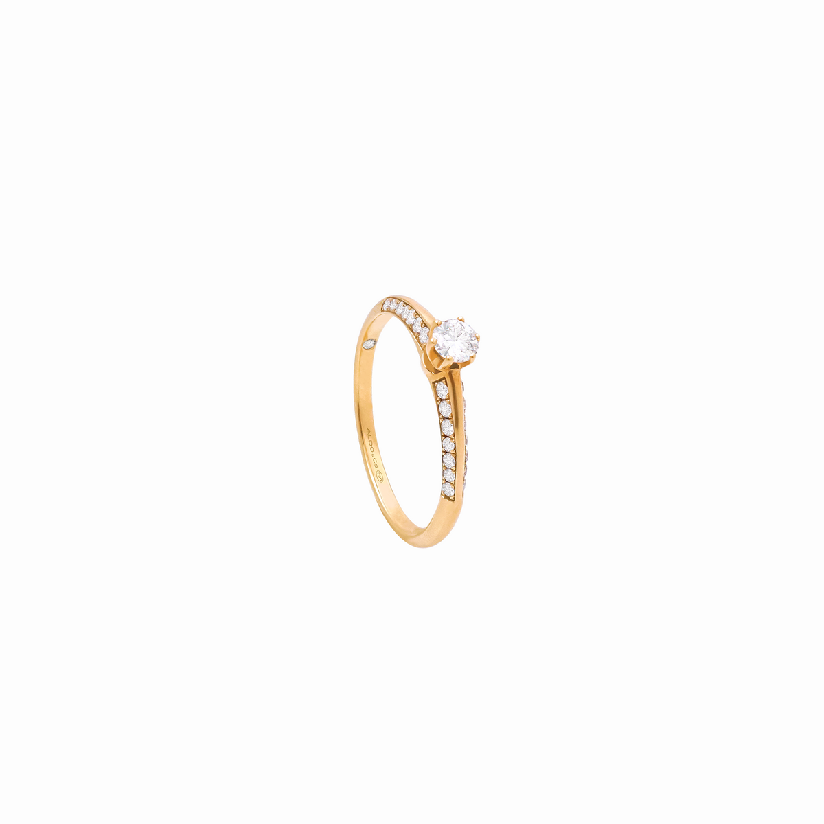 Anillo en oro amarillo de 18K modelo Cielo con brillante de 0.14 ct