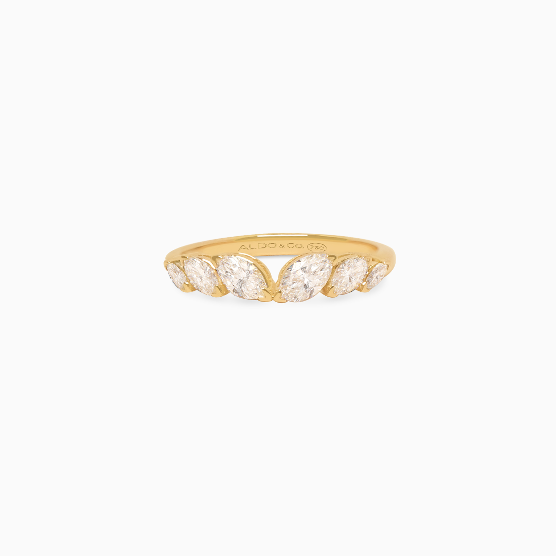 Anillo en oro amarillo de 18K con brillantes marquisse