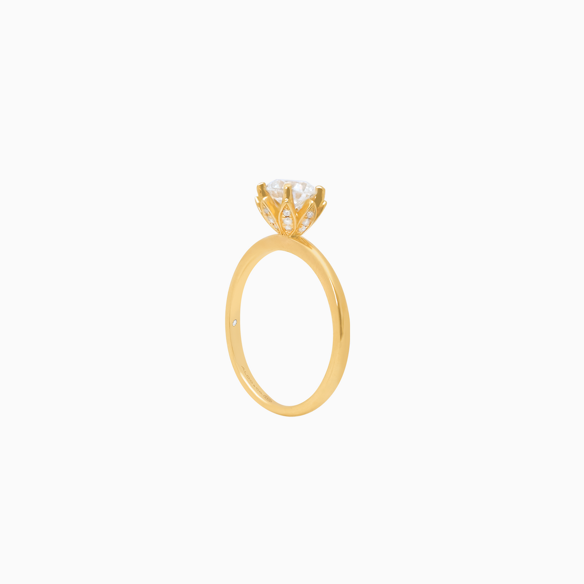 Anillo de compromiso en oro amarillo 18k modelo Bouquet