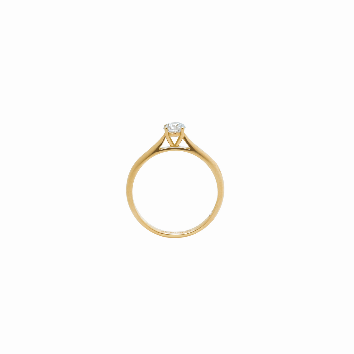 Anillo en oro amarillo de 18K modelo Royal con brillante 0.37 ct