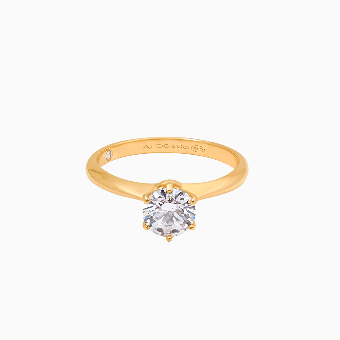 Anillo modelo eterno oro amarillo con brillante de 0.56 ct