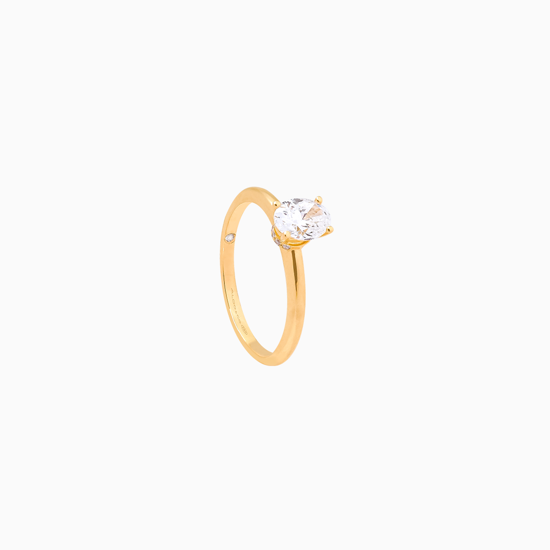 Anillo de compromiso en oro amarillo de 18K modelo Lucia