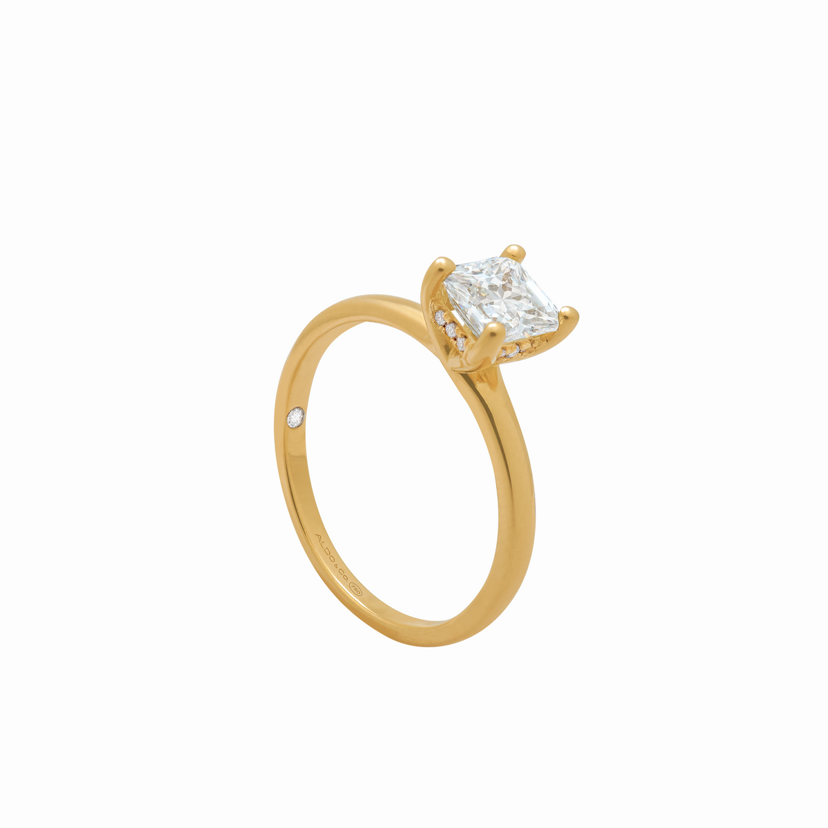Anillo de compromiso en oro amarillo de 18K modelo Grace