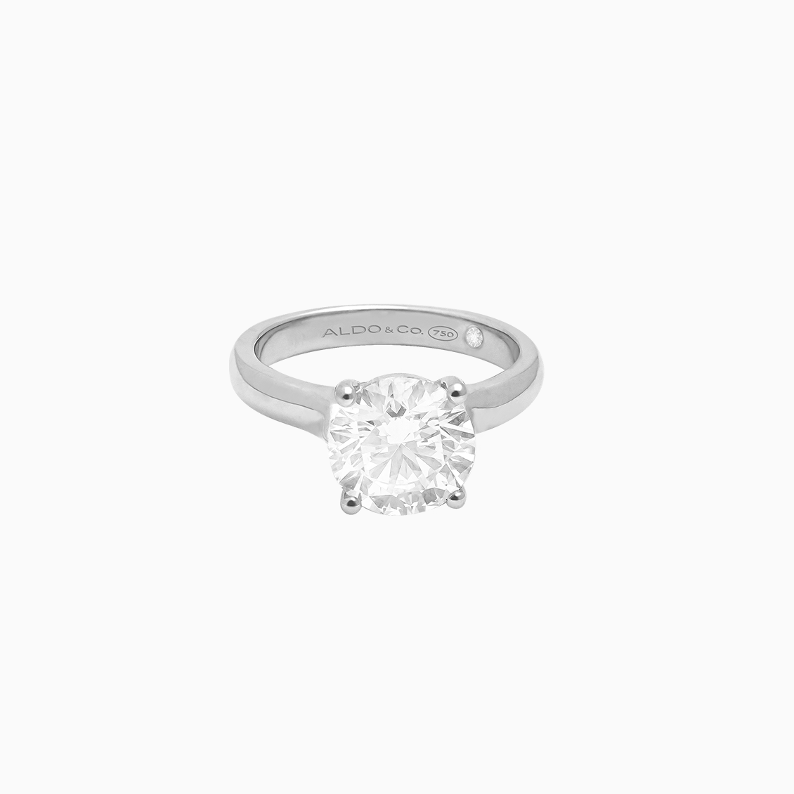 Anillo de compromiso de platino modelo Royal