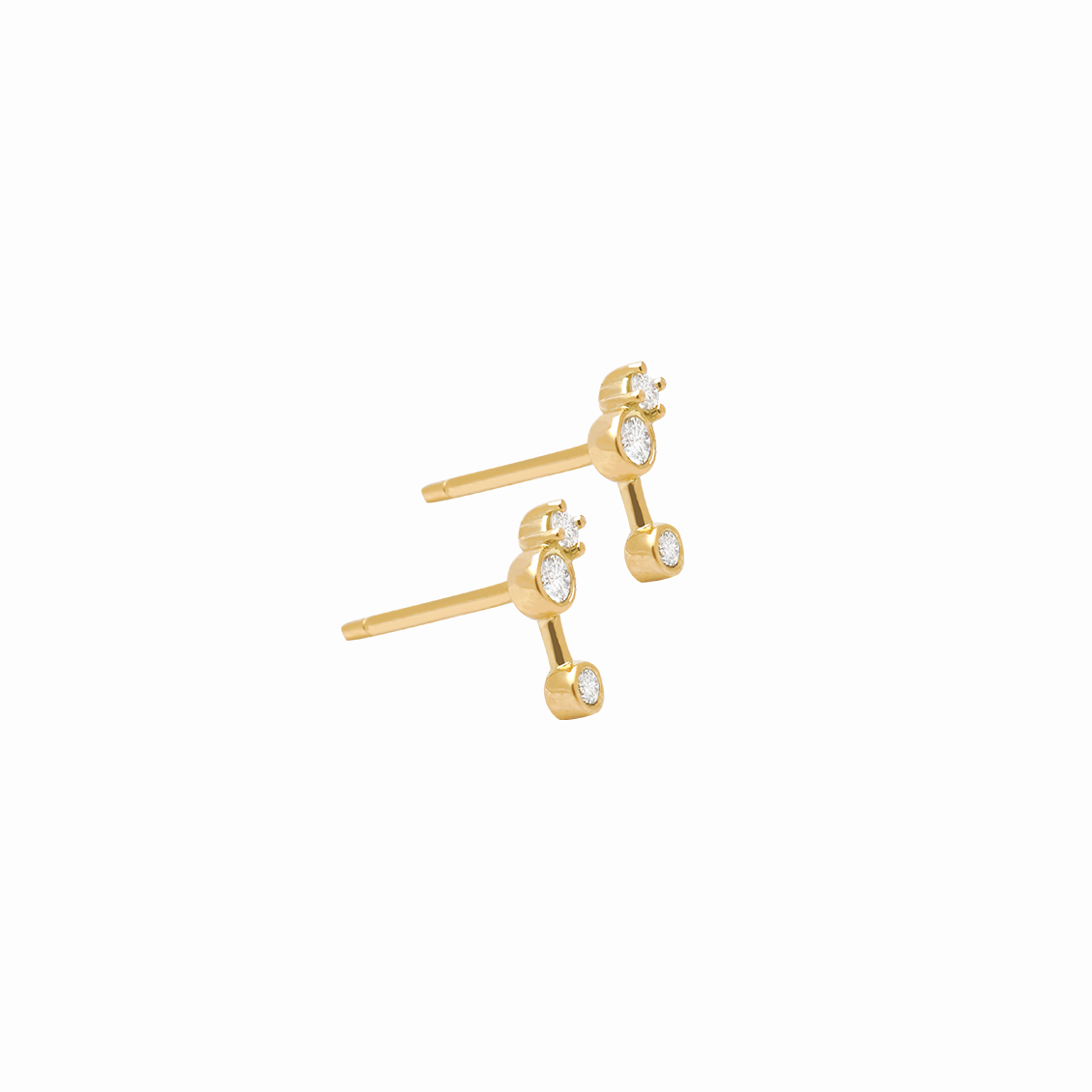 Medio arete en oro amarillo 18K piercing barrita asimetrica