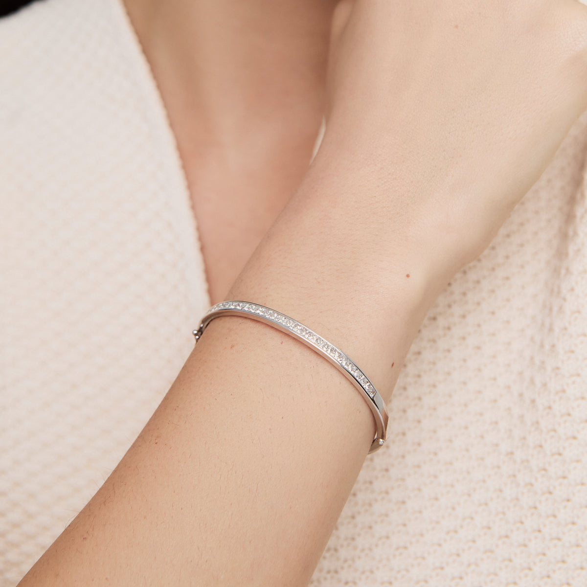 Pulsera en oro blanco de 18K bangle brillante princess