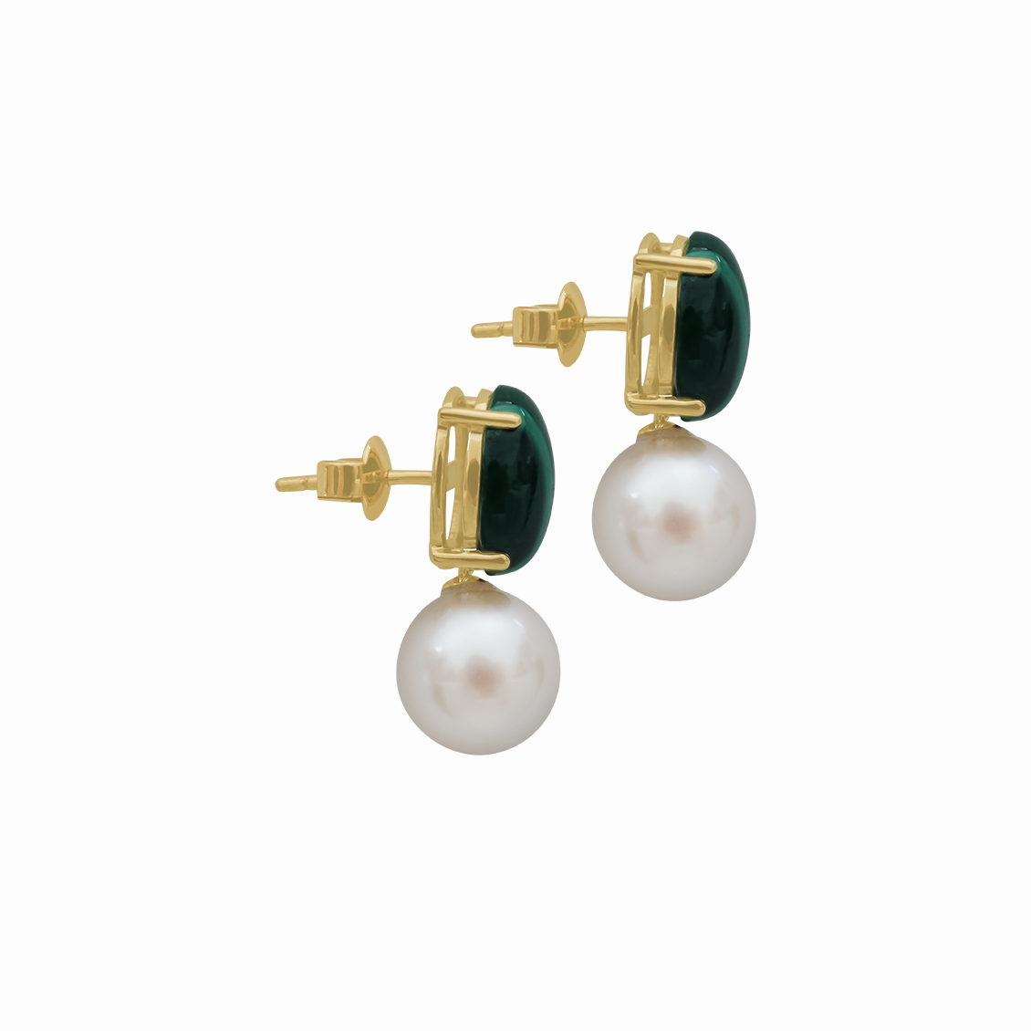 Aretes en oro amarillo 18K con malaquita cabuchon con perlas colgantes