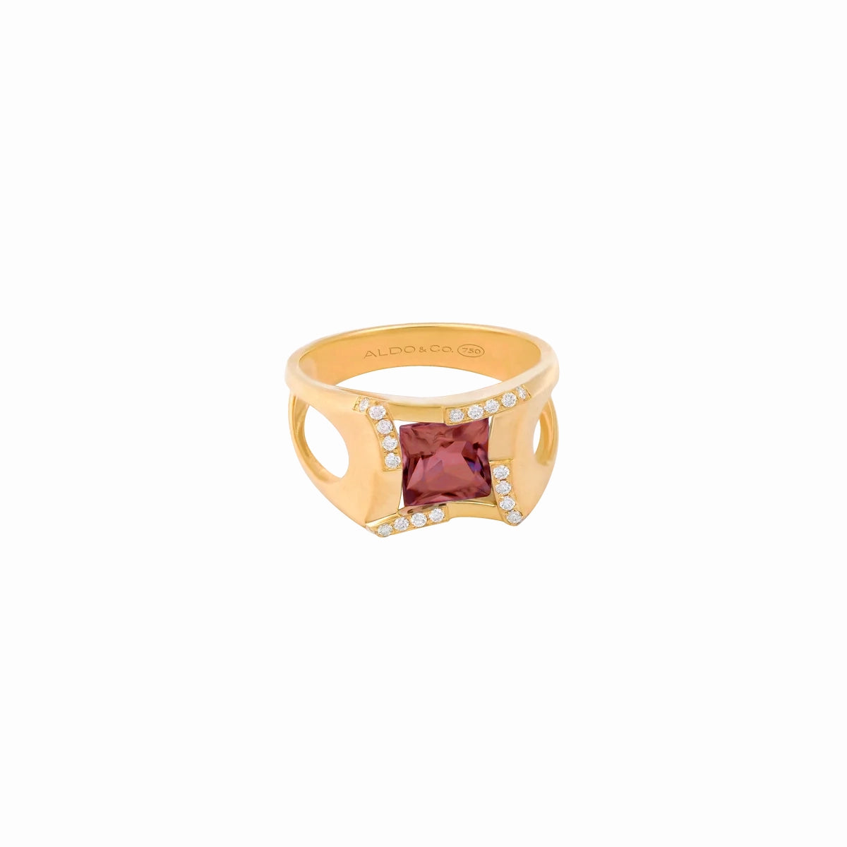 Anillo en oro amarillo de 18K granate princess y brillantes
