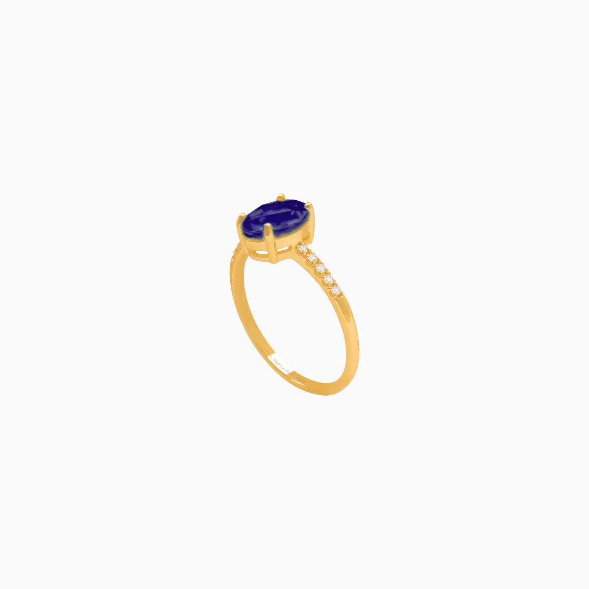 Anillo oro amarillo de 18K con iolita oval
