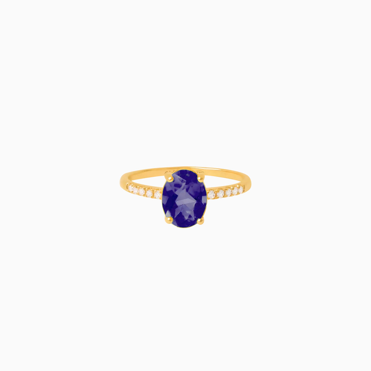 Anillo oro amarillo de 18K con iolita oval