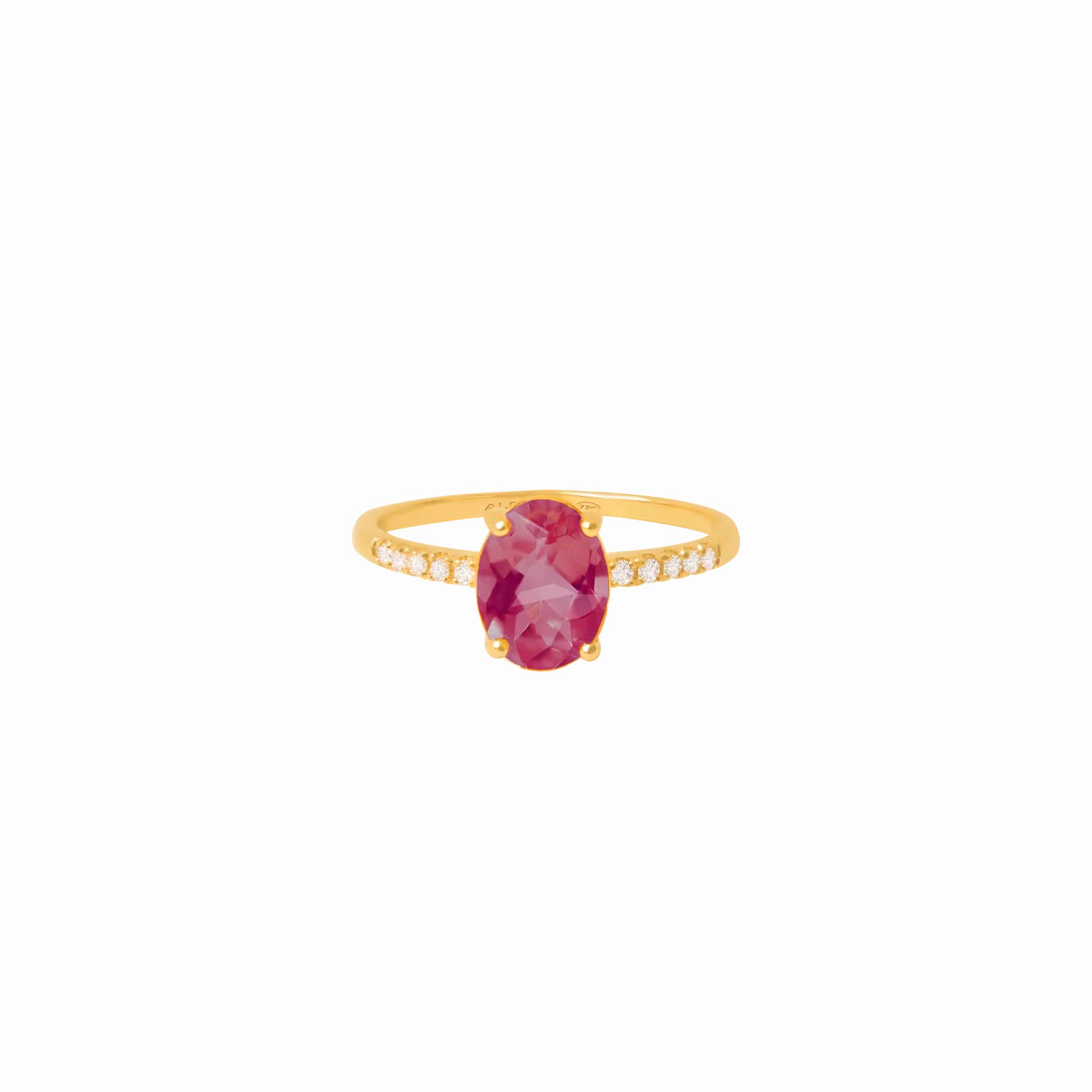Anillo oro amarillo de 18K con rodolita oval