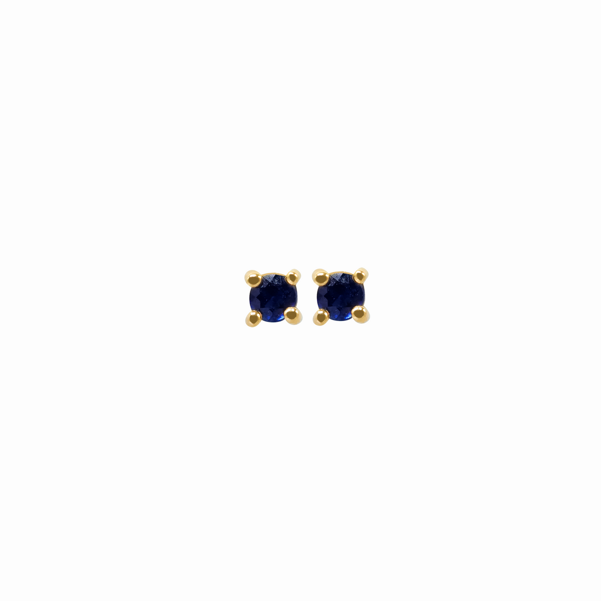 Arete en oro amarillo 18K punto de luz con zafiro
