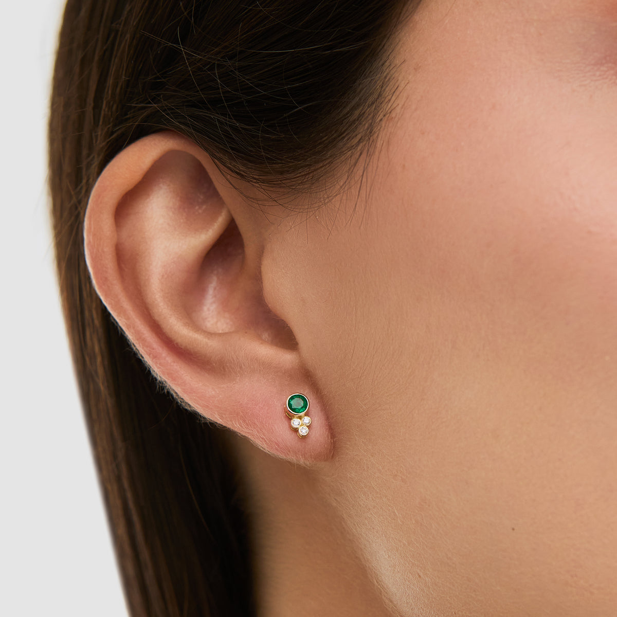 Aretes oro amarillo 18K con esmeraldas y brillantes