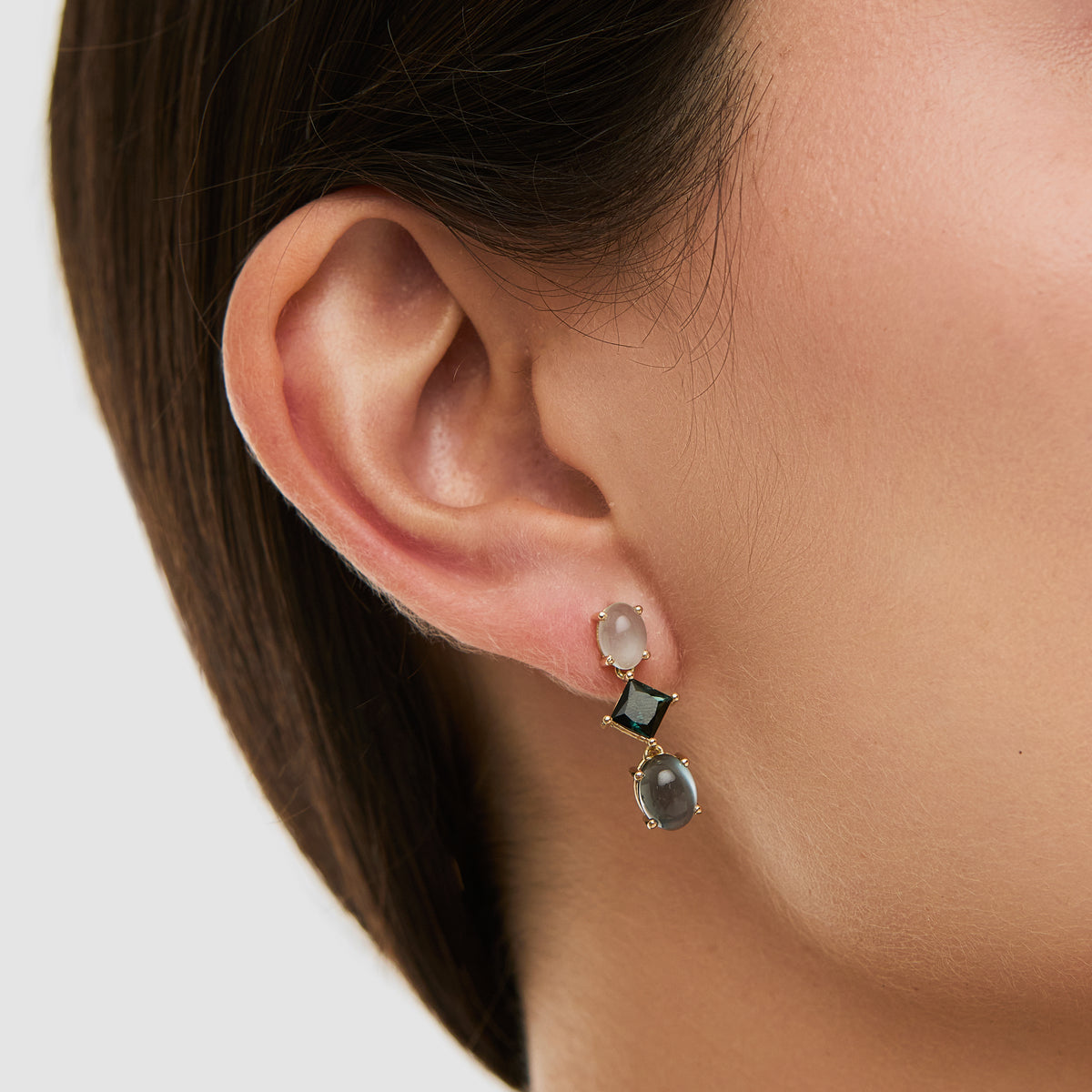 Aretes en oro amarillo 18K con london blue tumalinas verdes y aquamarin