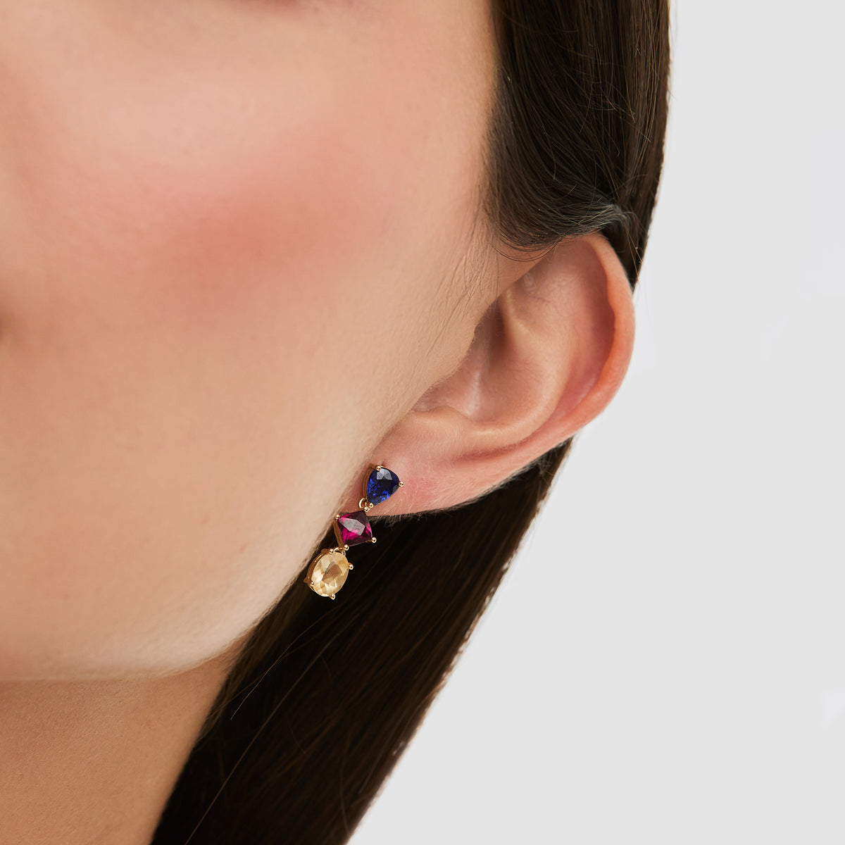 Aretes en oro amarillo de 18K con zafiro pera granate cushion citrino oval