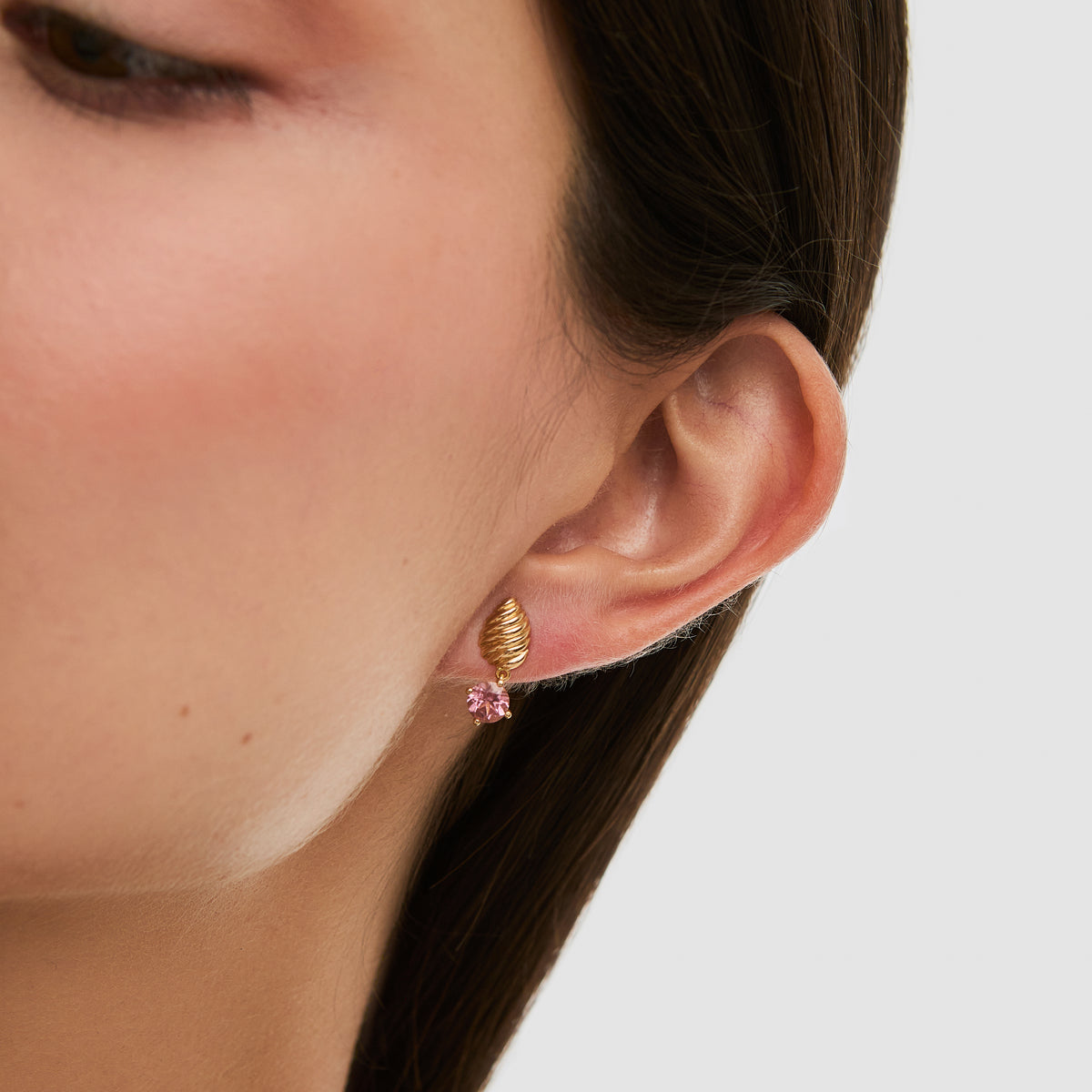 Aretes con oro amarillo 18K con turmalinas rosadas