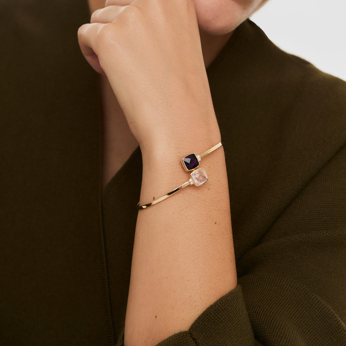 Pulsera en oro amarillo 18K con cuarzo rosa, amatista y brillantes