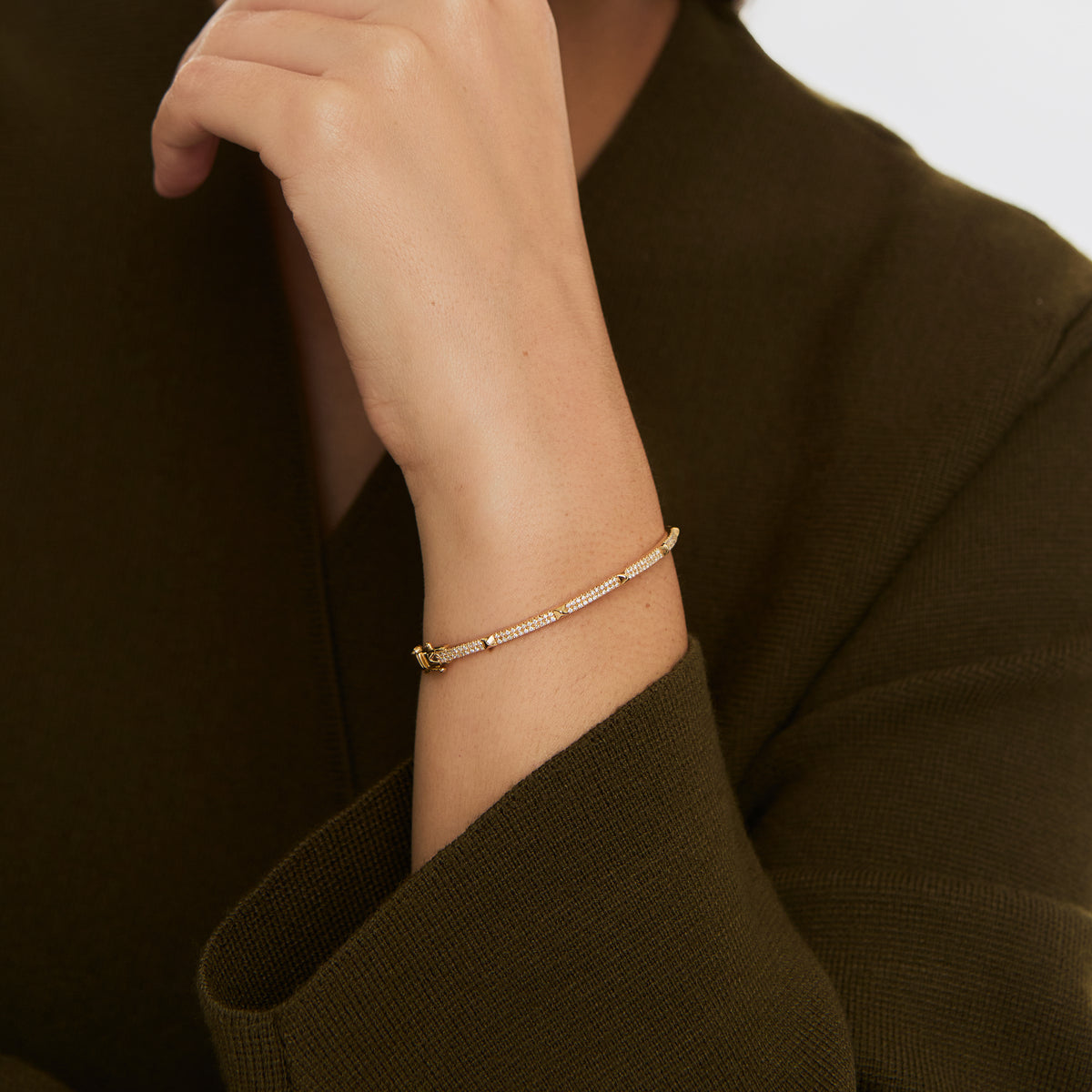 Pulsera oro amarillo 18K con brillantes