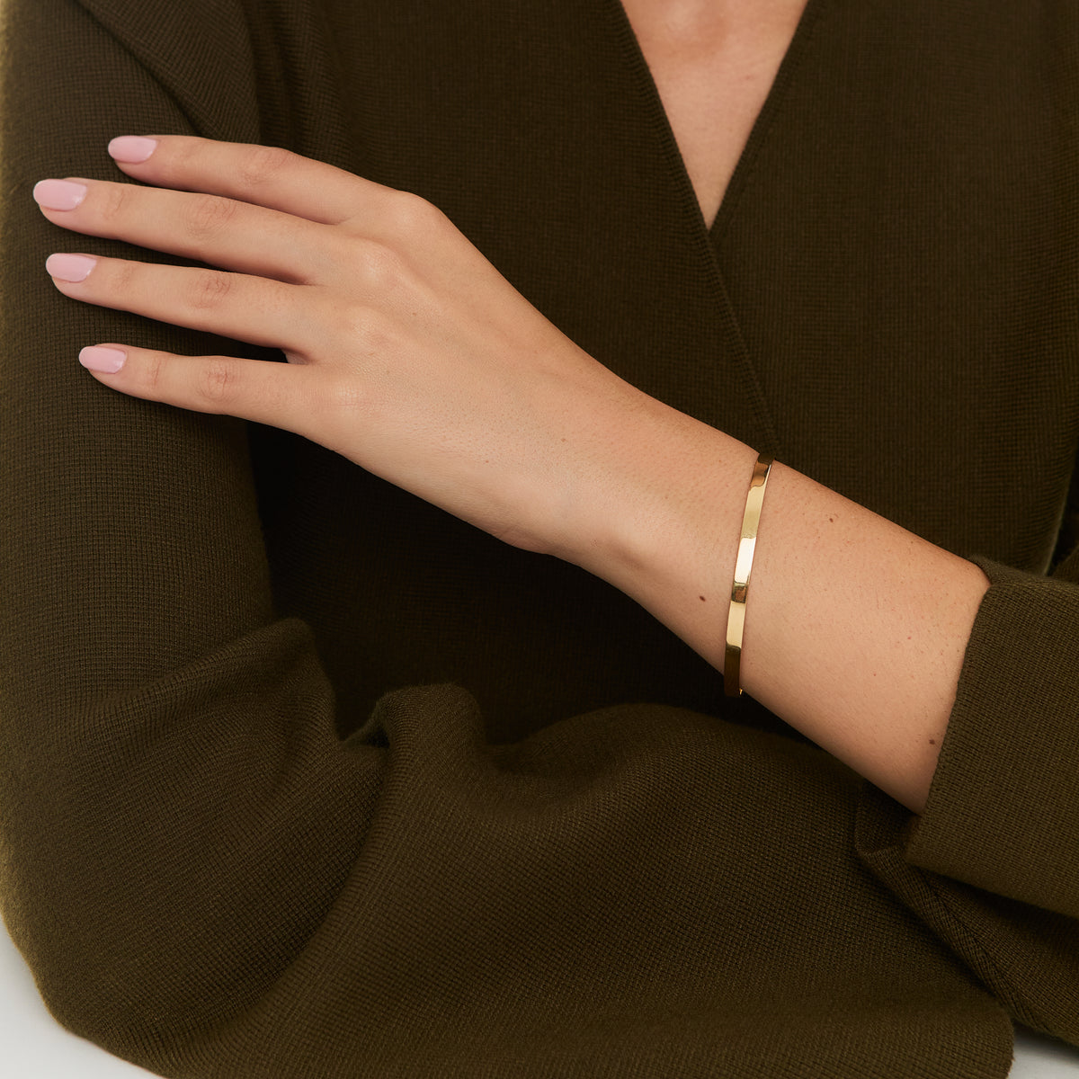 Bangle en oro amarillo de 18K cinta