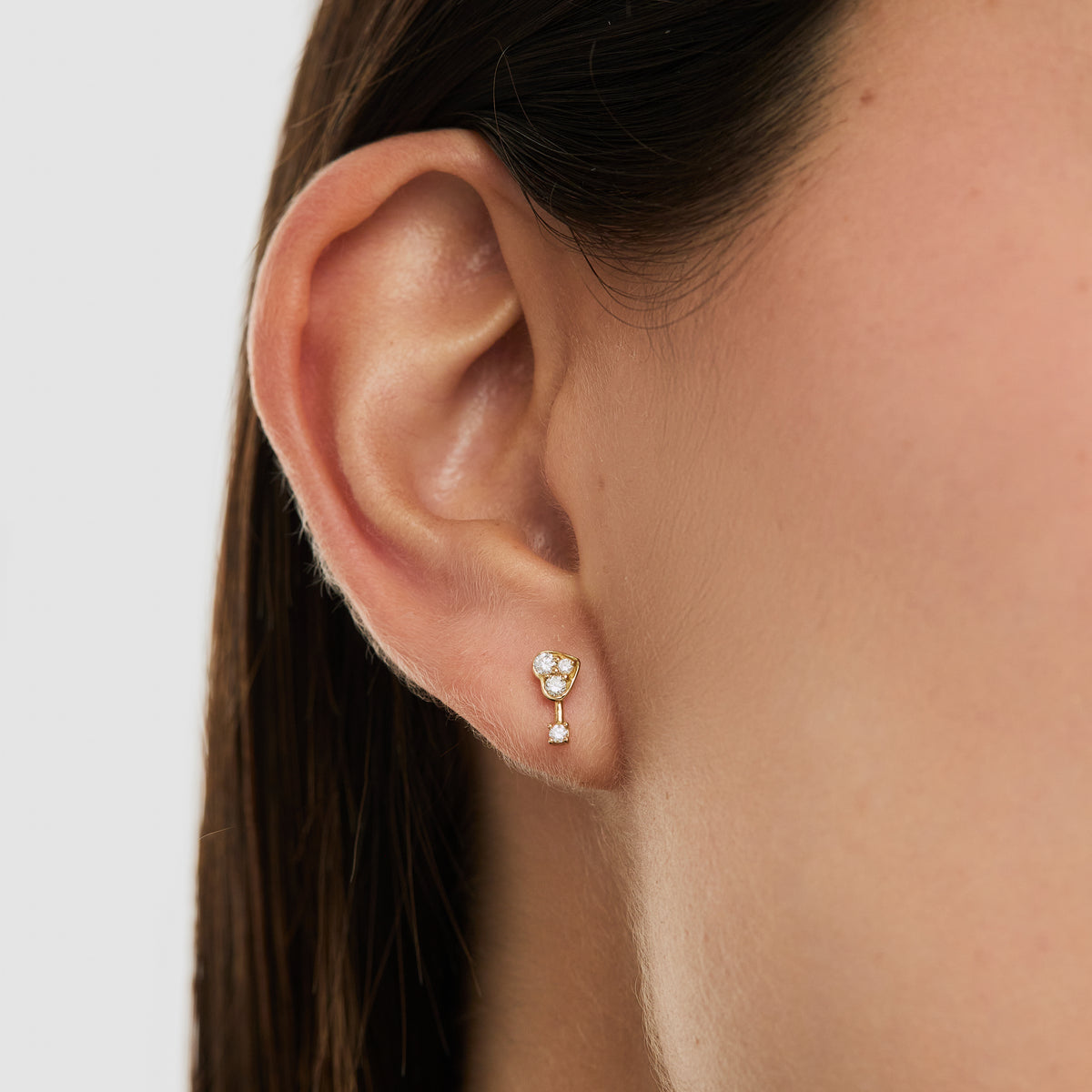 Medio arete piercing oro amarillo 18K corazon con brillantes