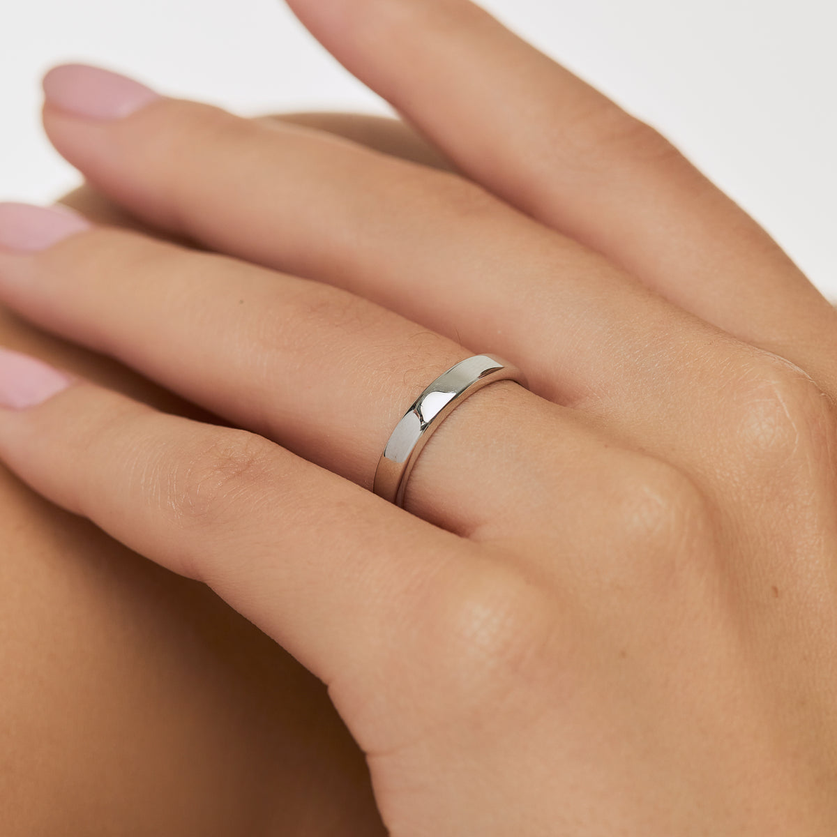 Alianzas en oro blanco de 18K cinta