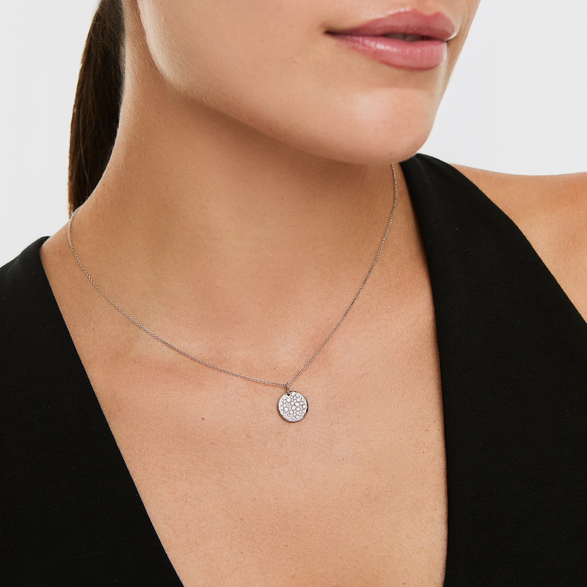 Pendiente en oro blanco de 18K con brillantes