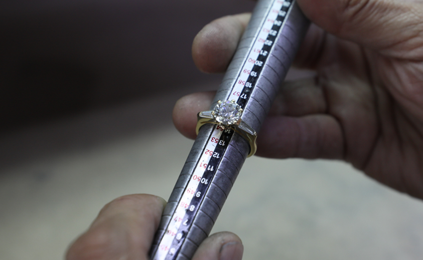 Ajuste de talla de joyas