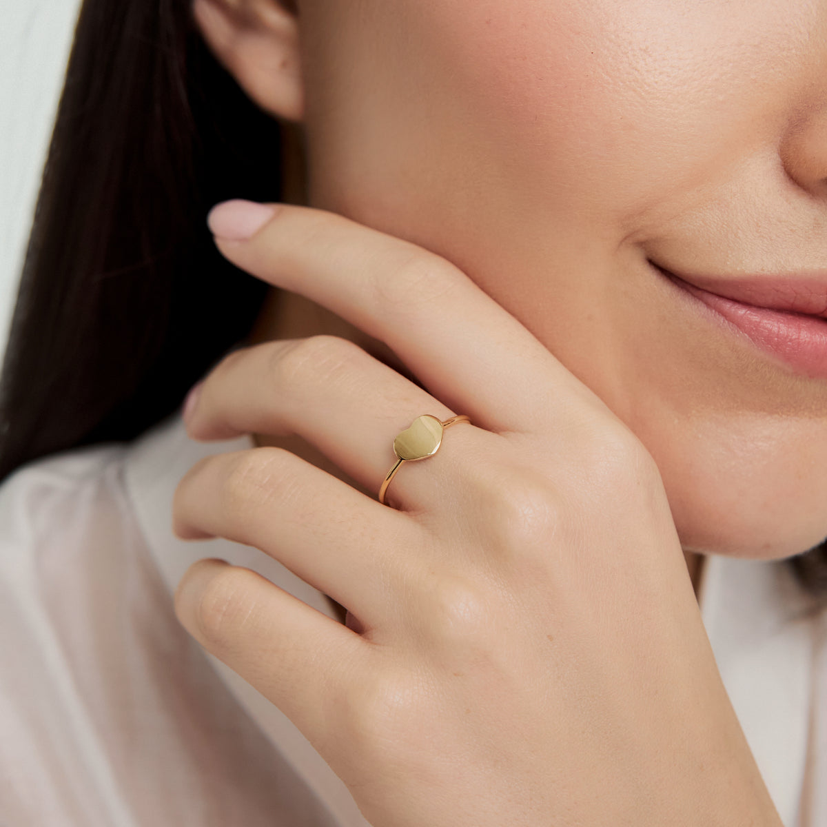 Anillo en oro amarillo de 18K corazón.