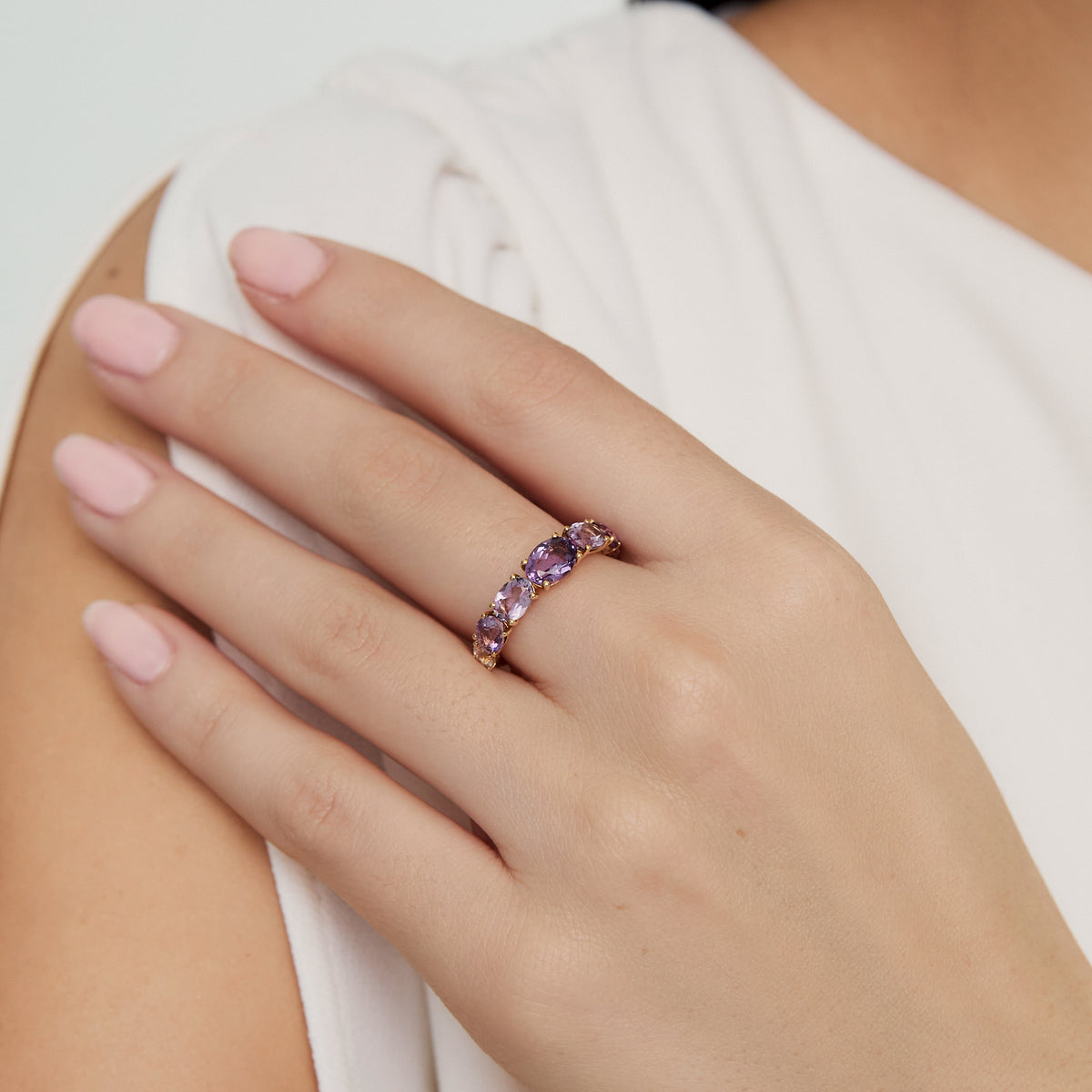 Anillo en oro amarillo de 18K medio rivière