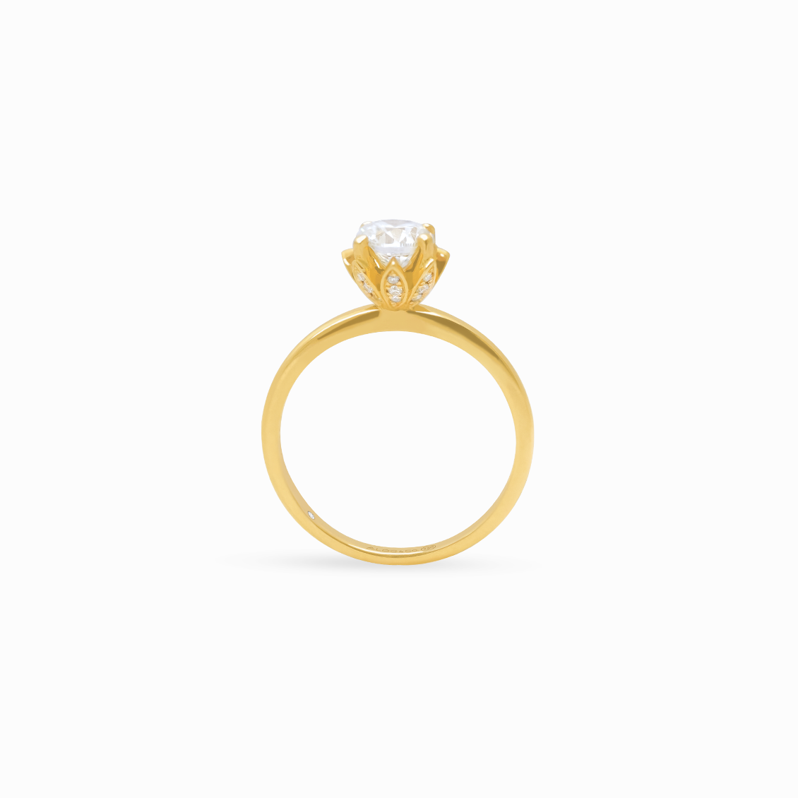 Anillo de compromiso en oro amarillo 18k modelo solitario bouquet