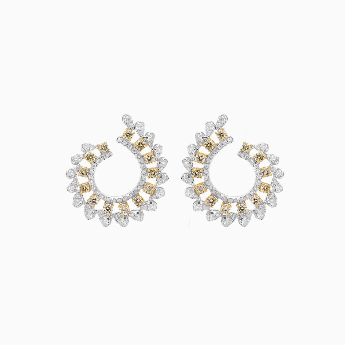 Aretes 2 oros 18K semiabierto con brillantes