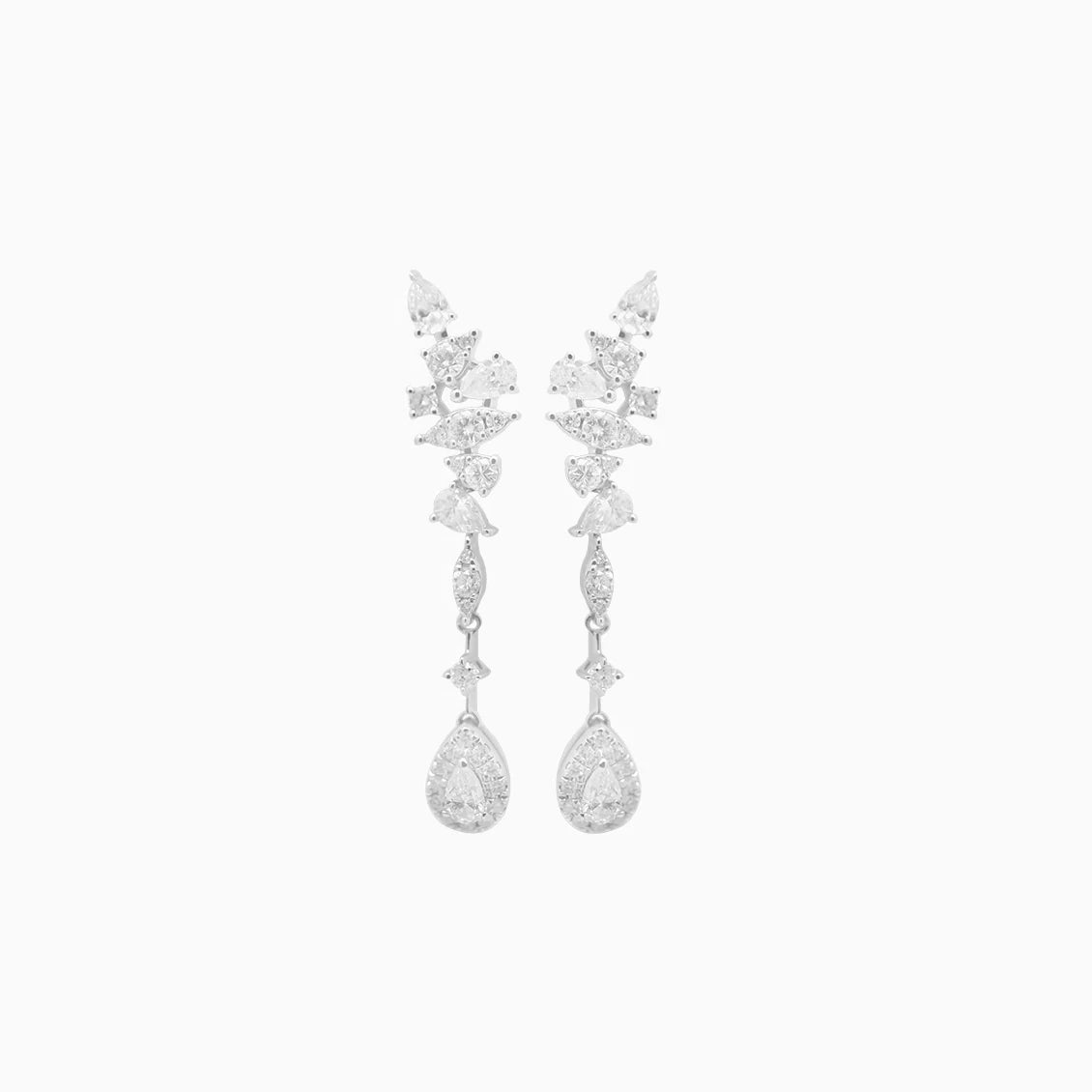 Aretes oro blanco 18K largos con brillantes