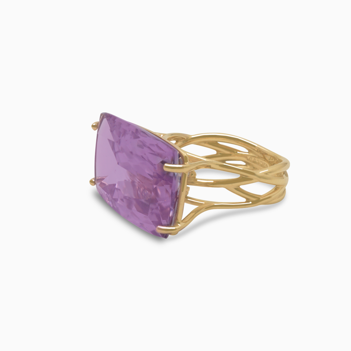 Anillo en oro amarillo de 18K con amatista rectangular y brillantes