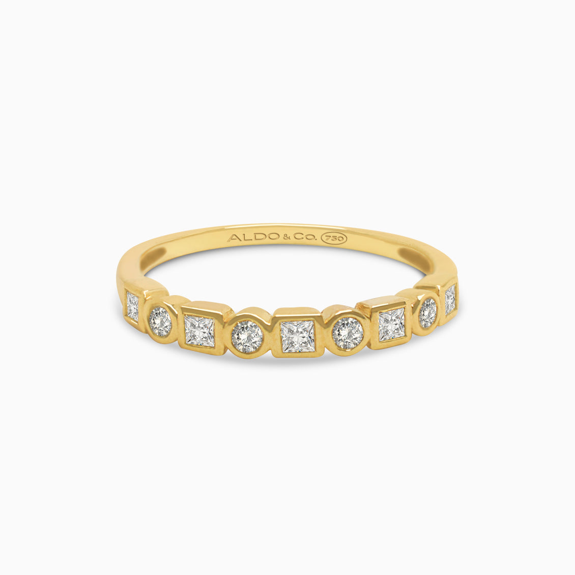 Anillo en oro amarillo 18K con brillantes