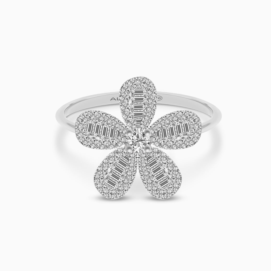 Anillo en oro blanco de 18K flor con brillantes