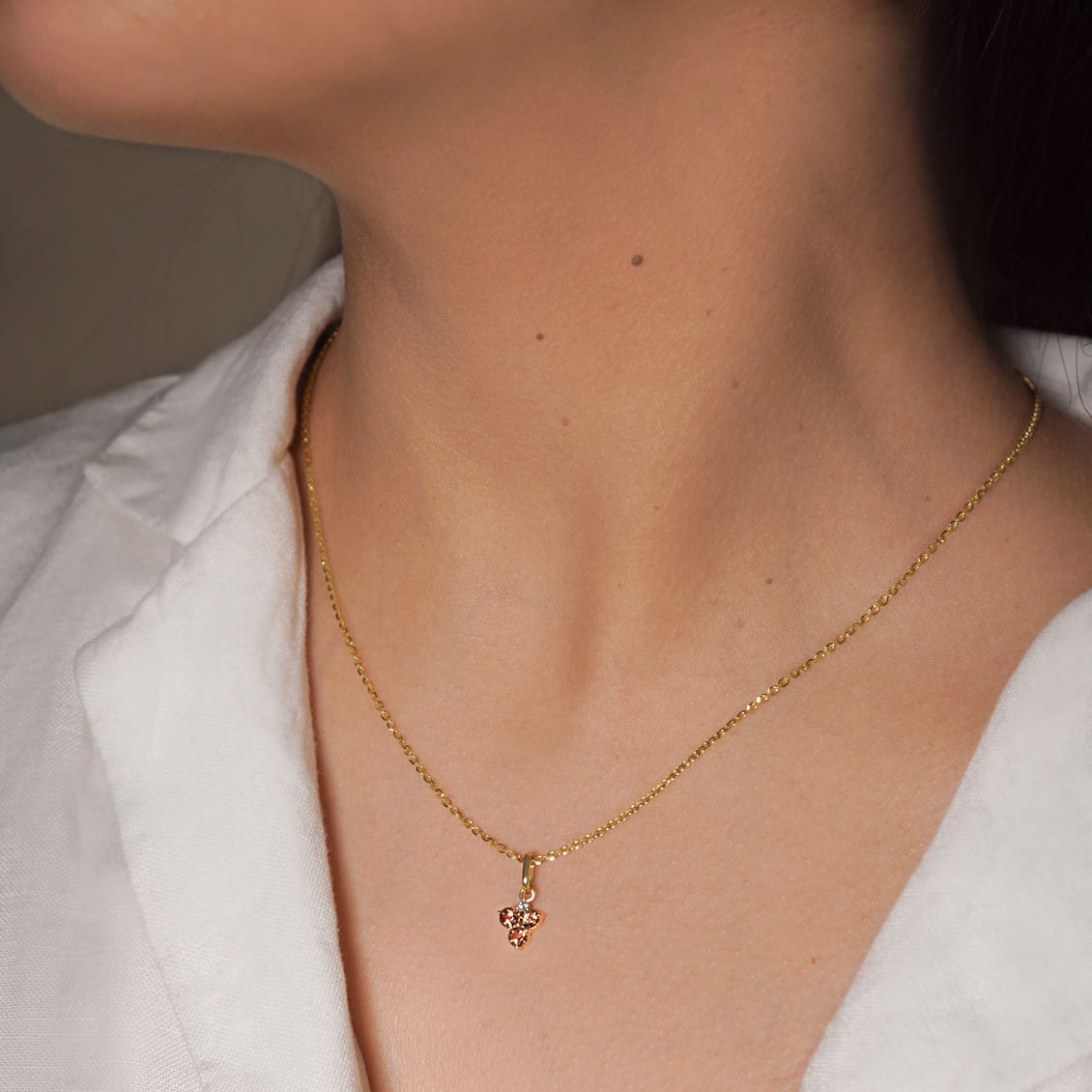 Dije Zodiacal Libra en oro amarillo de 18K con andalucita